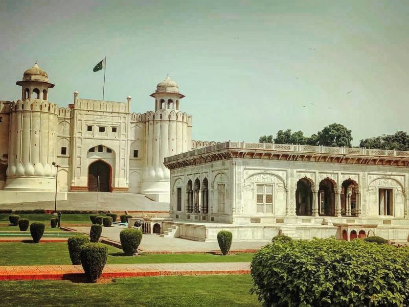 Lahore fort - places to visit in lahore 