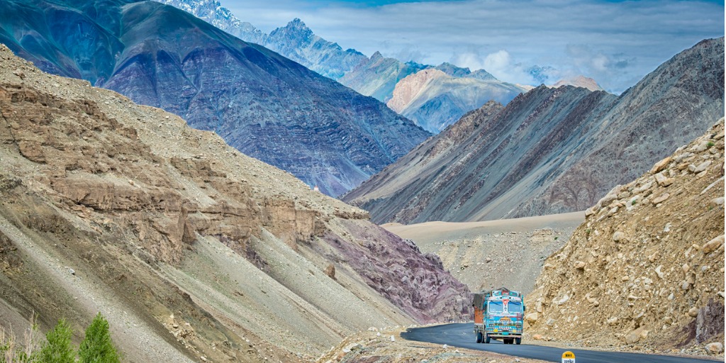 karakoram range is one of the mountain ranges in pakistan