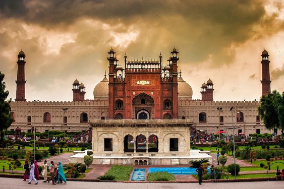 badshahi mosque a tourist attraction in lahore