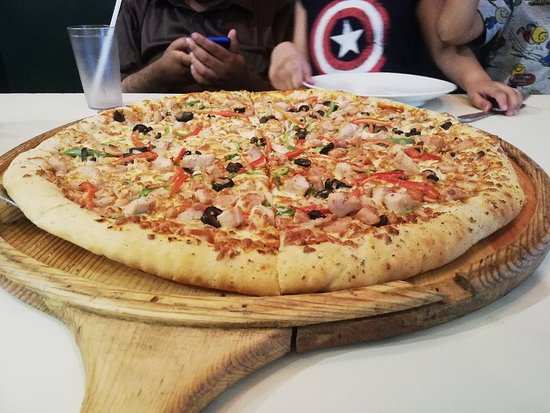 Broadway Pizza is one of the most famous restaurants in Karachi.