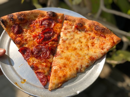 If you are looking for New York-style pizza, then Famous O’s Pizza is the place to go. 