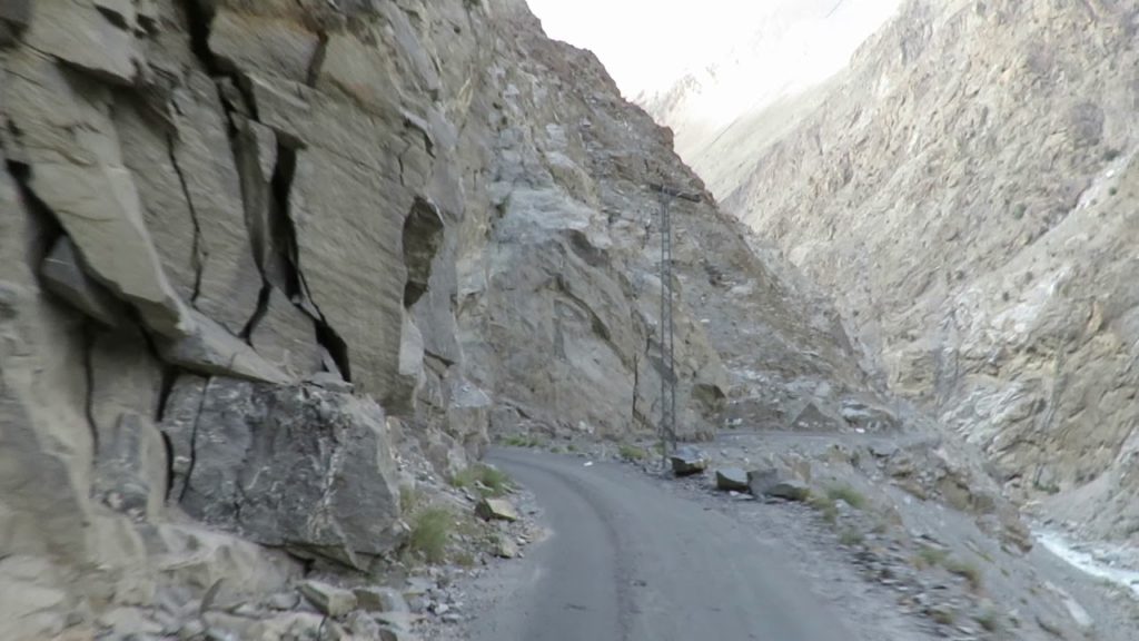 پاکستان کی 10 خطرناک ترین سڑکیں