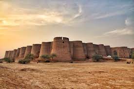 Derawar Fort - One of top historical landmarks in Bahawalpur
