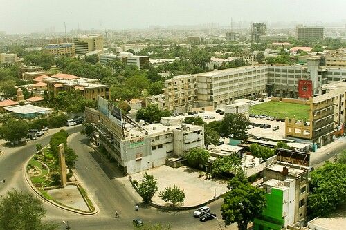 شاہراہِ فیصل، کراچی کی مشہور اور مصروف ترین سڑک