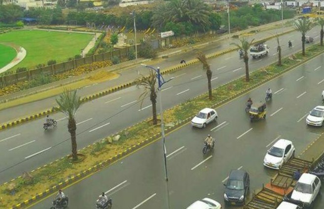 it is an image of University road Gulistan-e-Johar, Karachi