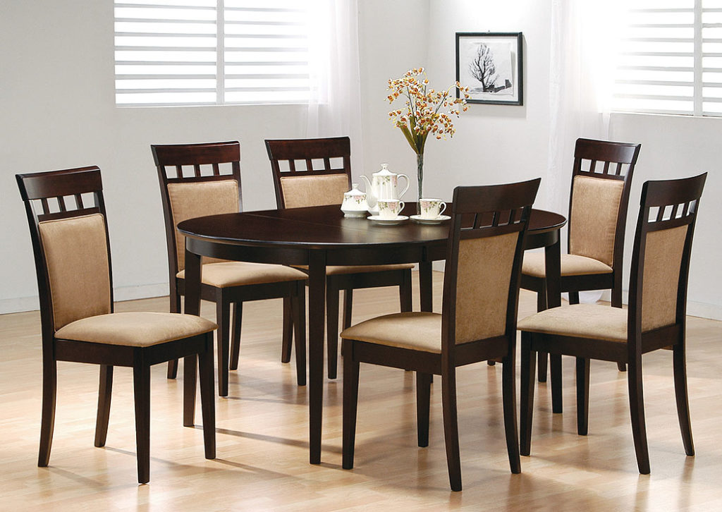 Comfort should be the first priority while choosing a dining table.