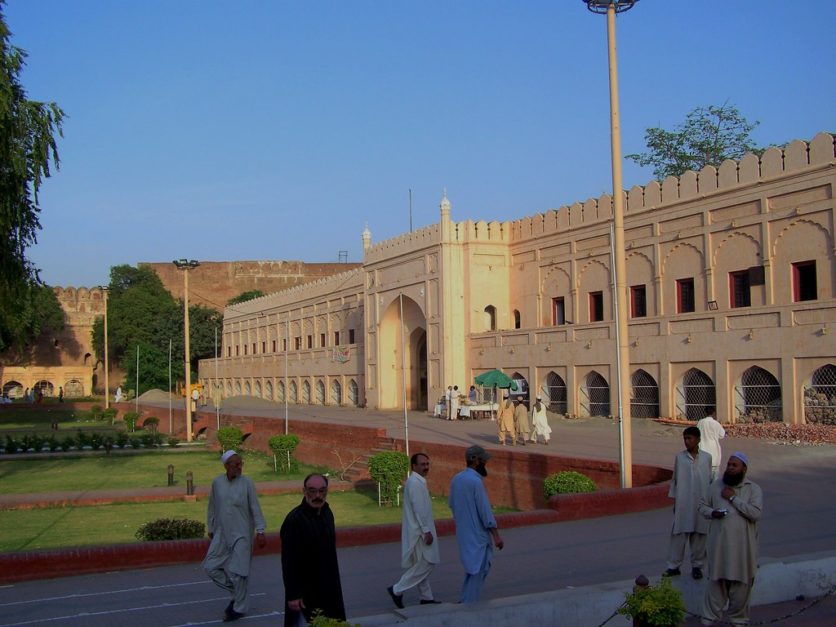 Roshnai gate