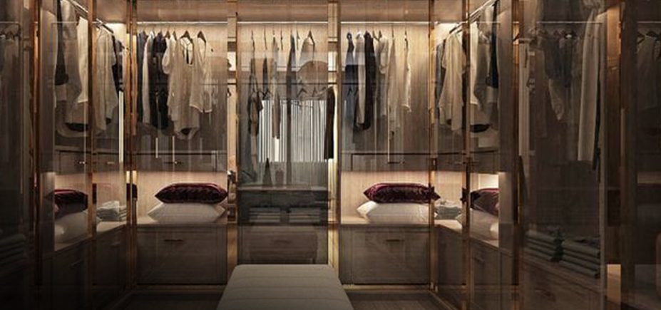 Walkin closet with mirror in the centre
