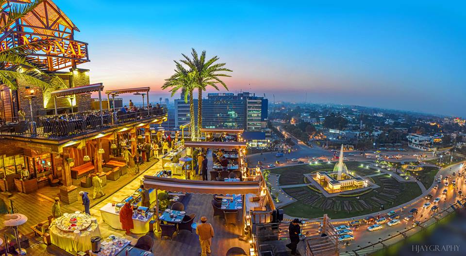 Night holistic view of Monal restaurant in Lahore