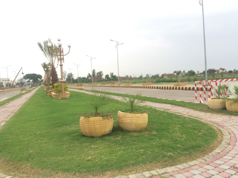 Main road and a green belt of Safari Garden Lahore