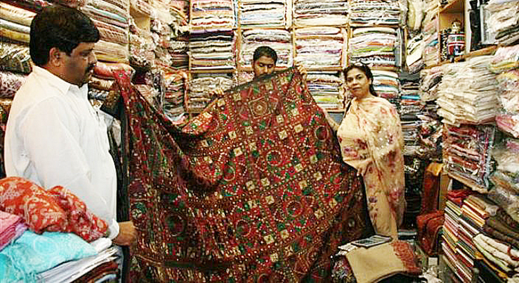a clothes shop at Zainab Market