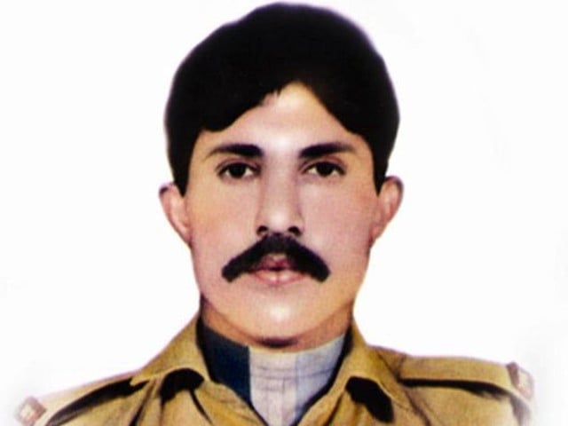 Havaldar Lalak jan shaheed nishan e haider holder