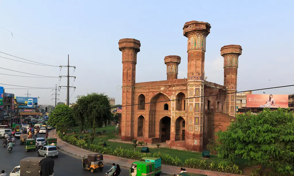 chauburji lahore exterior view