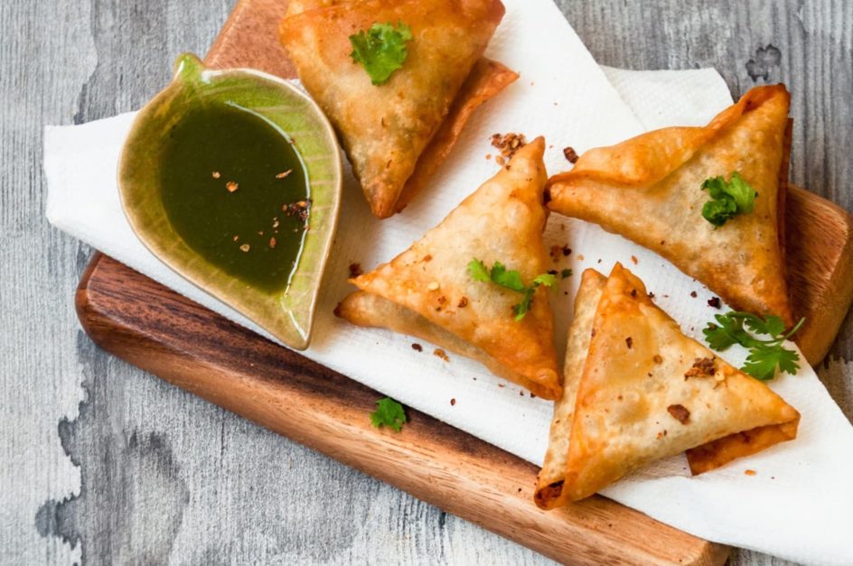 keema samosa and sauce included in iftar party menue