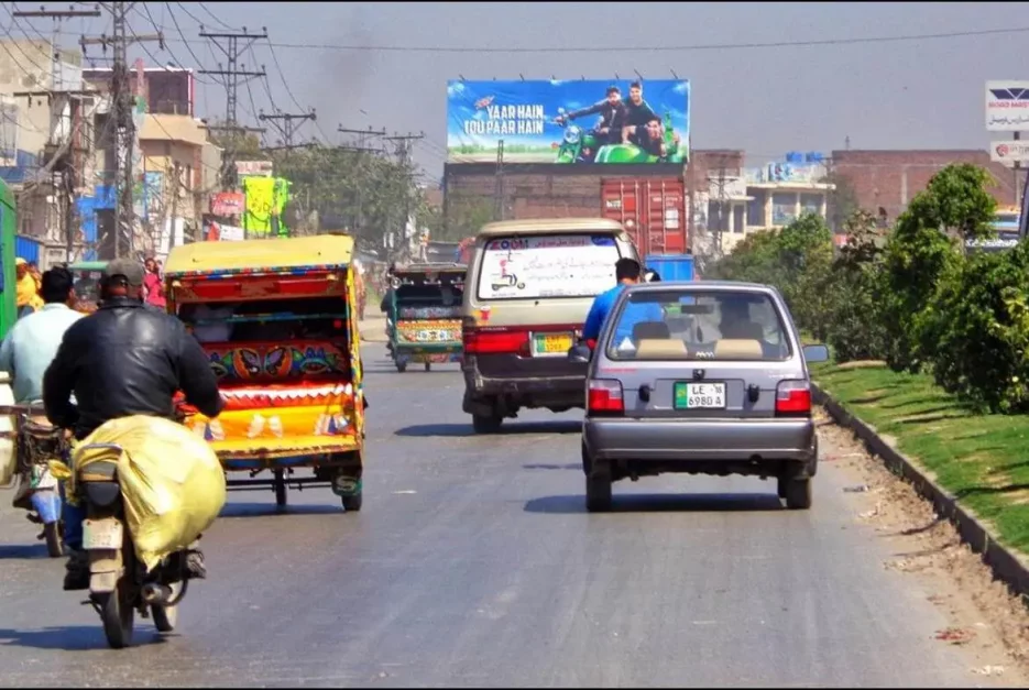 traffic on Band road lahore