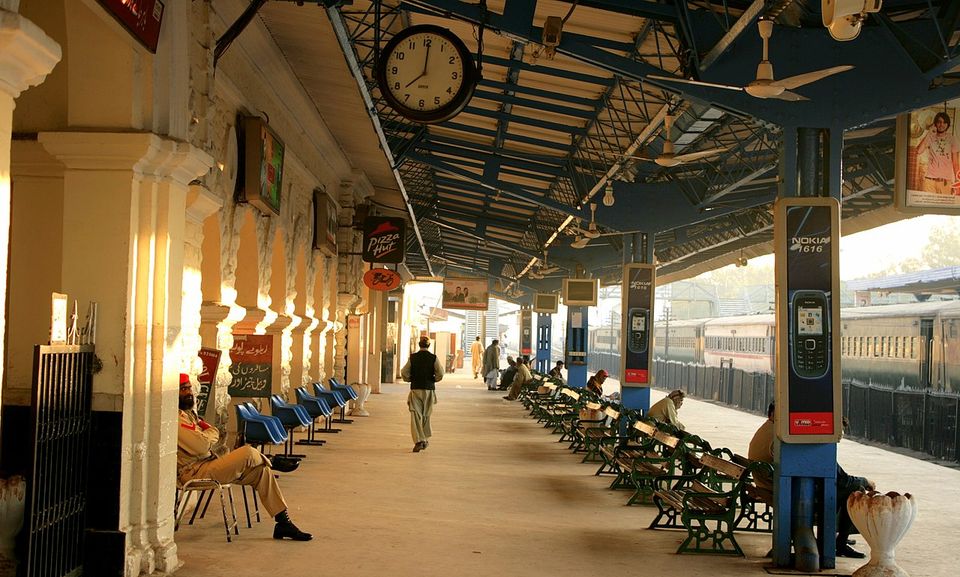 waiting area of Karachi Cantt Station