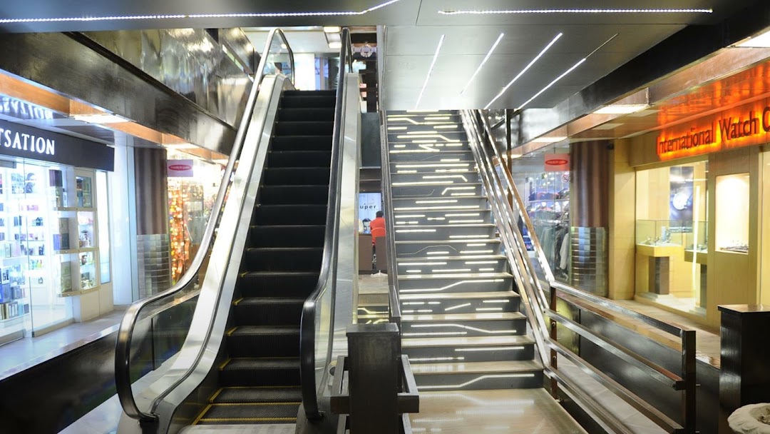 escalator at vouge tower