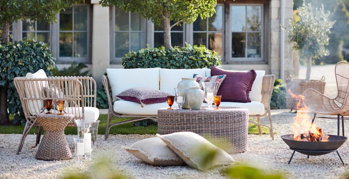 sofas and tables in garden | garden decor