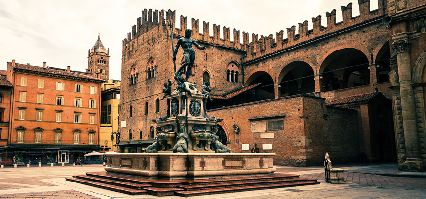 Statue in the middle of University of Bologna