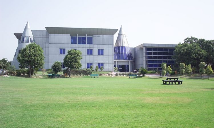 Gift University campus