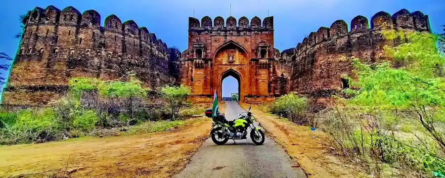 entrance of rohtas fort gates