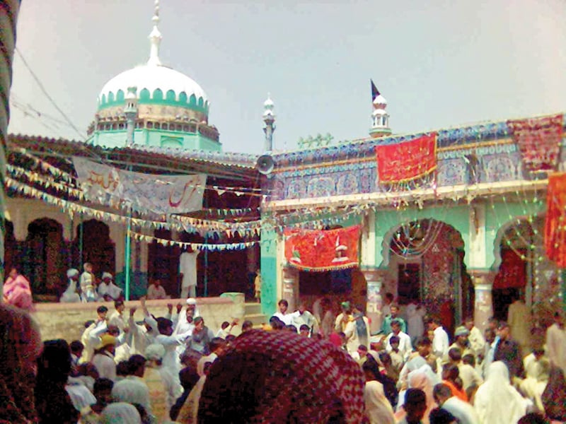 devotees gathered at sakhi sarwar