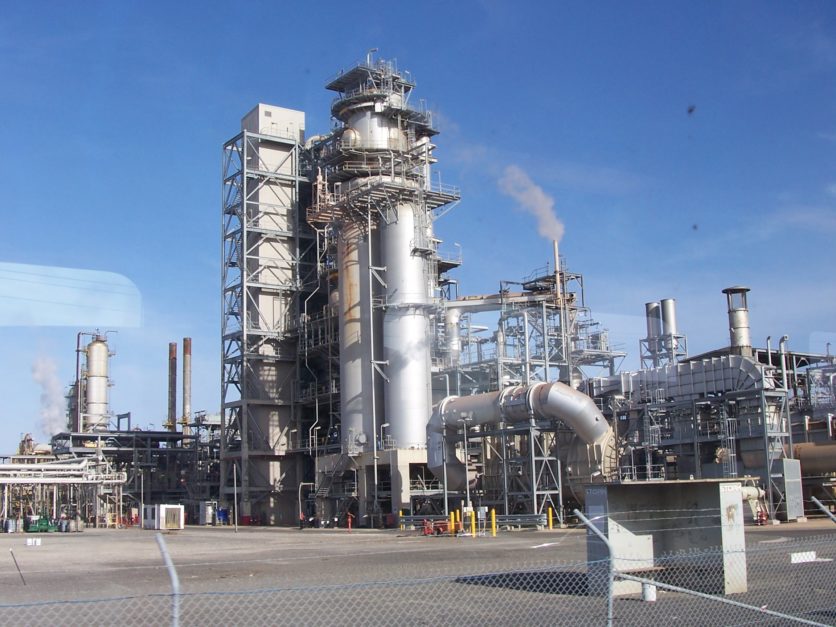 oil refinery located in di khan