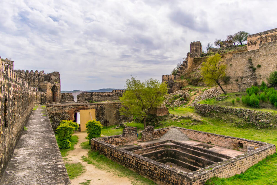 Inside area of Qila Ramkot