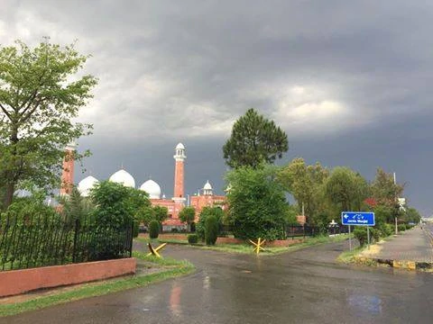 Street of Wah Cantt with the back view of Masjid