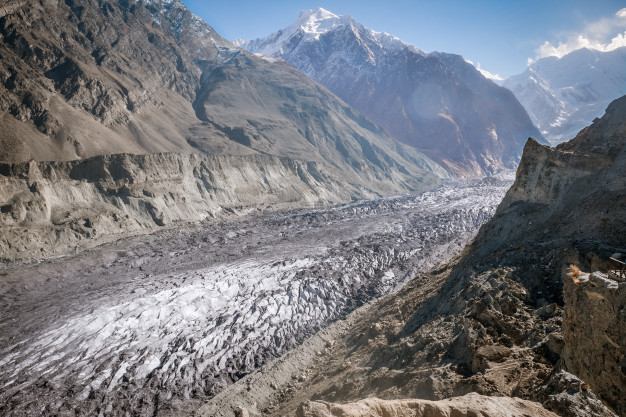 glacier in hoper valley