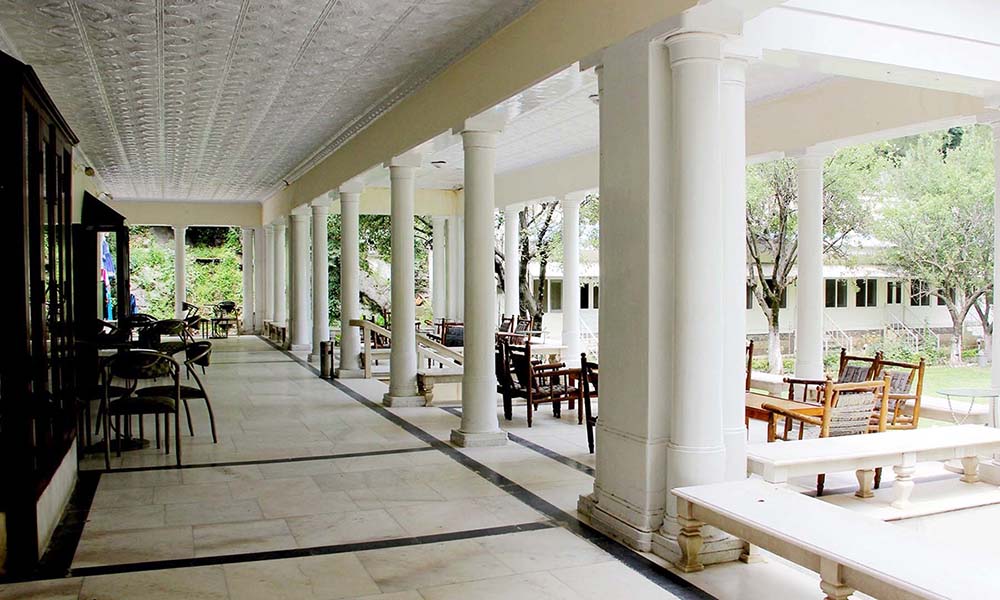 corridors of white palace