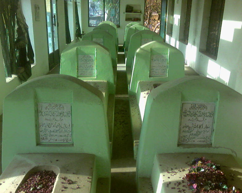 1965 War Martyrs graves in Shaheedan Wala Qabarastan