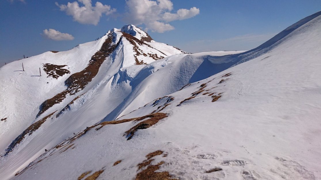 snow covered mountains of ganga choti