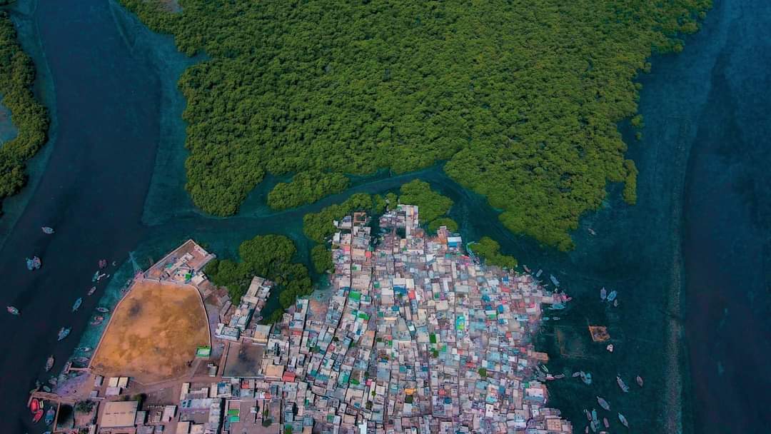 drone shot of Baba and Bhit Islands