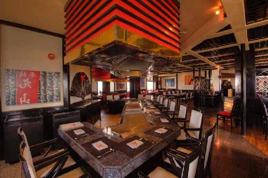 Indoor dining area of Fujiyama Restaurant in Avari Towers Karachi