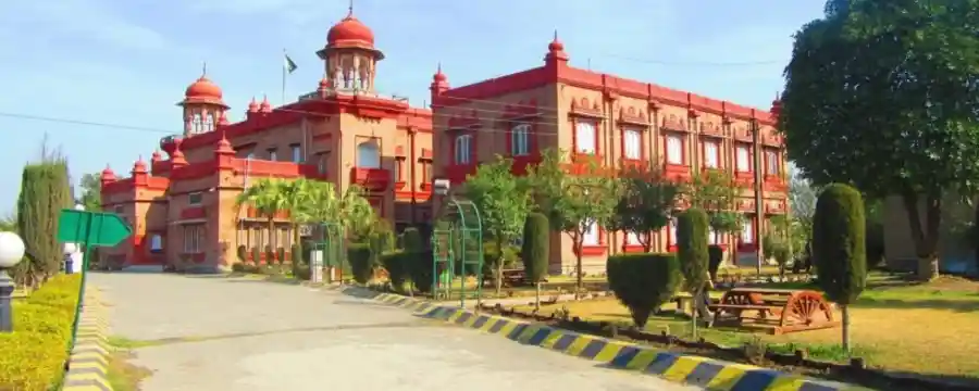 Peshawar museum and its lawn