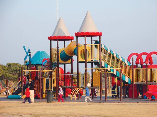 kids playing rides in f9 park