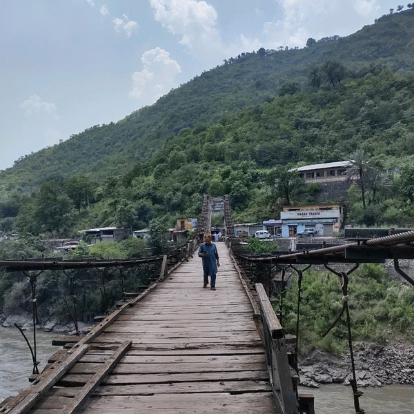 A resident standing at Kohala Bridge