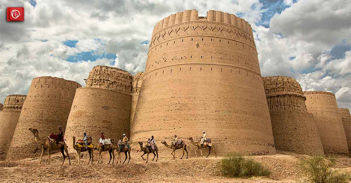 If you are fond of adventures and want to explore the deserts of Pakistan, you should visit the Cholistan desert.