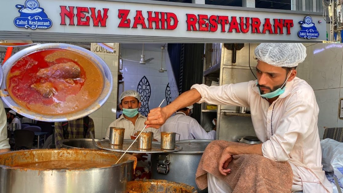 Nihari making at New Zahid Restaurant 