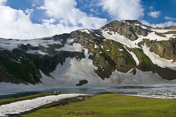 Noori Top covered in snow patches