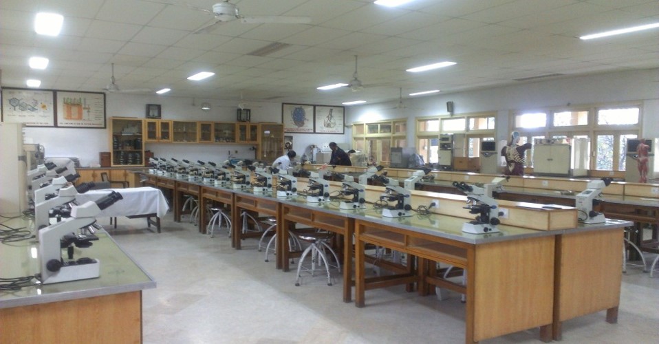 Science Lab of AMC Rawalpindi