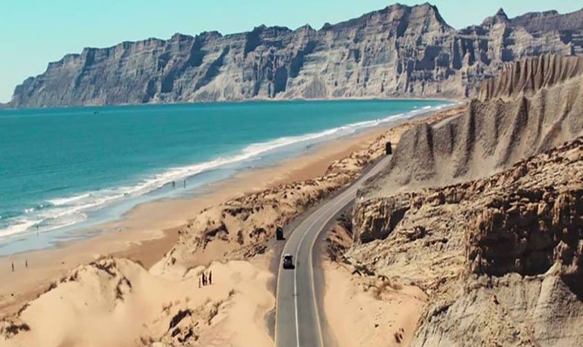 the road and sea veiw of ormara beach 