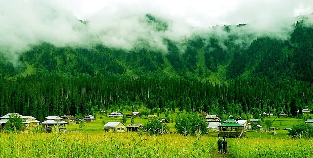 cloudy weather at Athmuqam