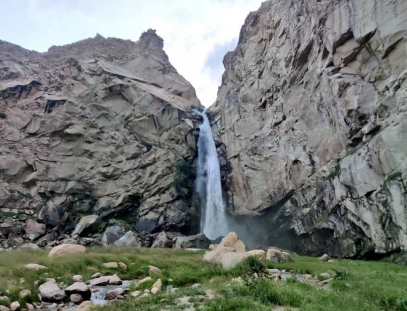 Manthoka Waterfall Location with greenery