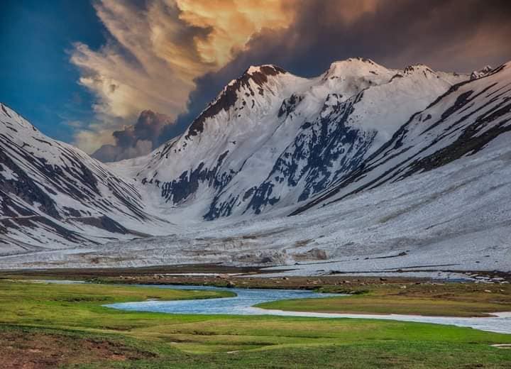 mountain and Noori top covered in snow