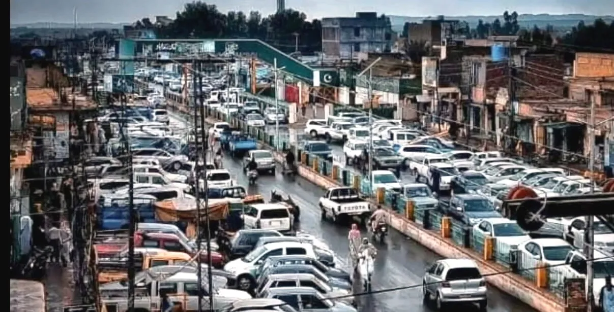 Traffic on the roads of Dalbandin