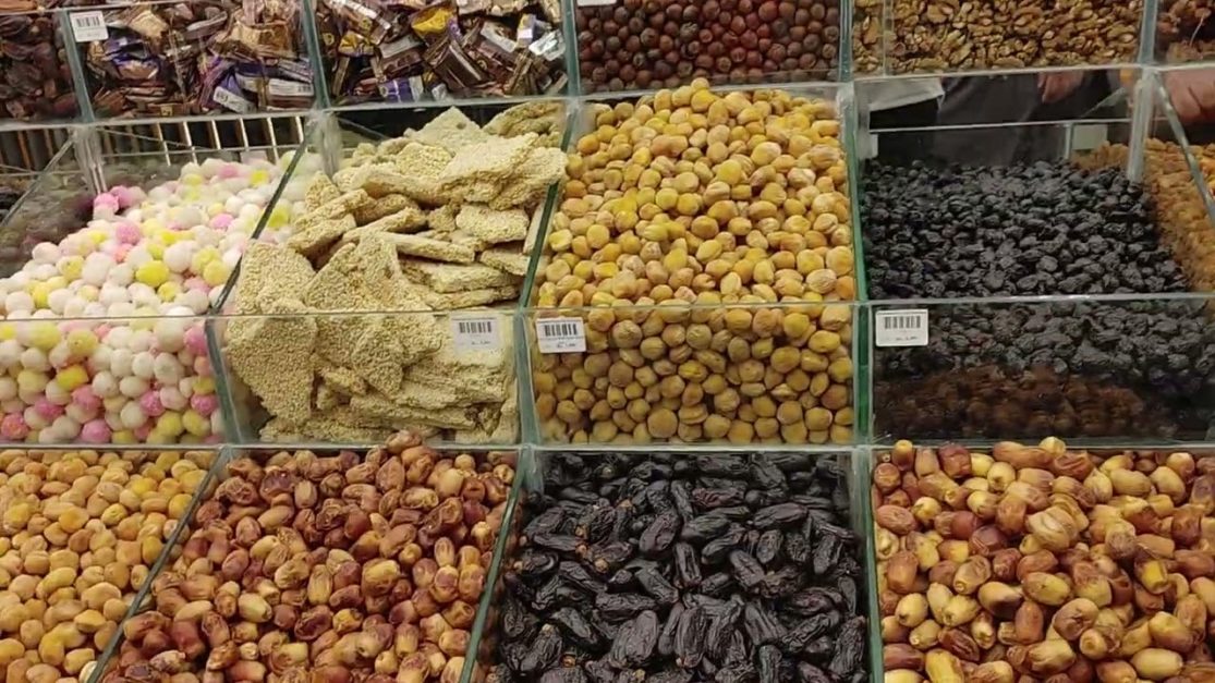 dry fruits shop