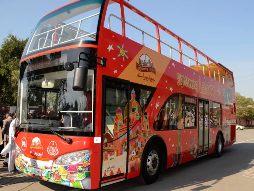 lahore sightseeing bus