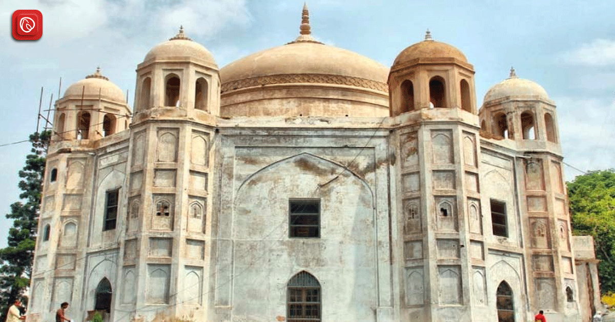 Interesting Facts & History of the Tomb of Anarkali